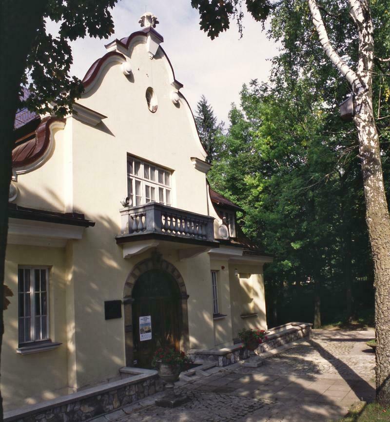 Galeria Sztuki im W i J Kulczyckich – Droga na Koziniec 8 – godziny