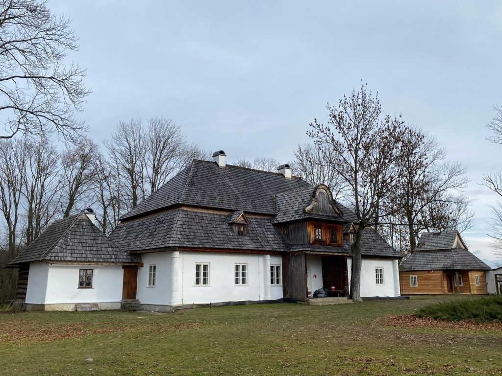 Dwór w Łopusznej po remoncie