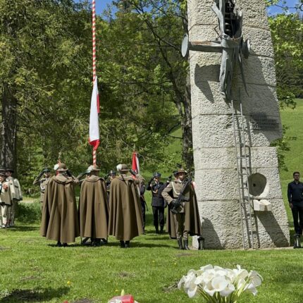 Uroczyste obchody upamiętniające 82. rocznicę rozstrzelania więźniów Palace