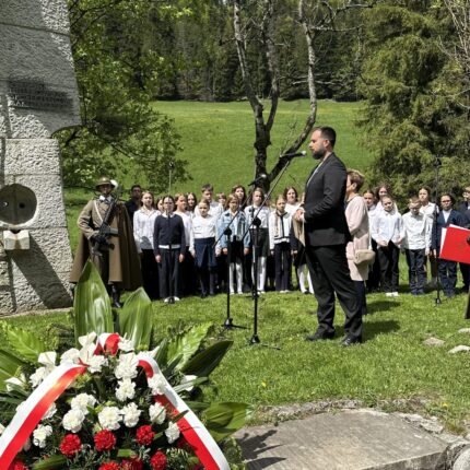 Uroczyste obchody upamiętniające 82. rocznicę rozstrzelania więźniów Palace