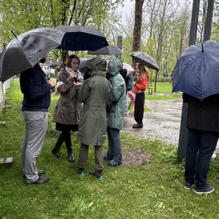Wernisaż wystawy plenerowej W kole złud
