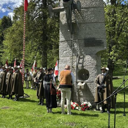 Uroczyste obchody upamiętniające 82. rocznicę rozstrzelania więźniów Palace