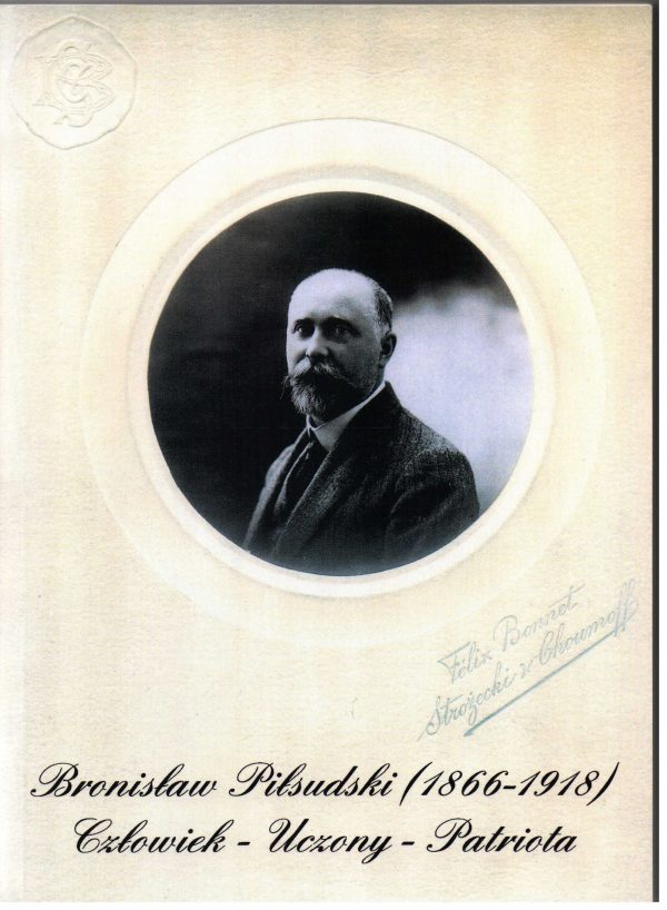 okładka, zdjecie portretowe B. Piłsudsiego - czarneo biale