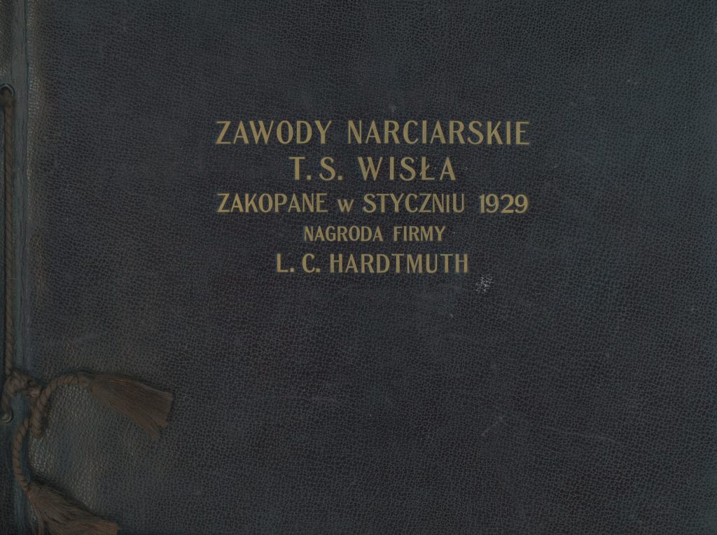 fotografia czarno-biała, okładka albumu Zawody narciarskie T.S Wisła 1929 Zakopane