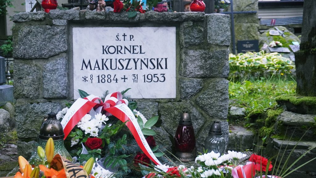grób Kornela Makuszyńskiego na Pęksowym Brzyzku w Zakopanem
