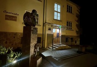 Noc Muzeów z kozicą w tle