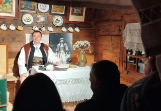 Noc Muzeów z kozicą w tle