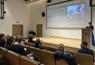 Rozmowy o długim trwaniu — konferencja na 40-lecie Galerii