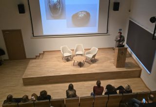 Rozmowy o długim trwaniu — konferencja na 40-lecie Galerii